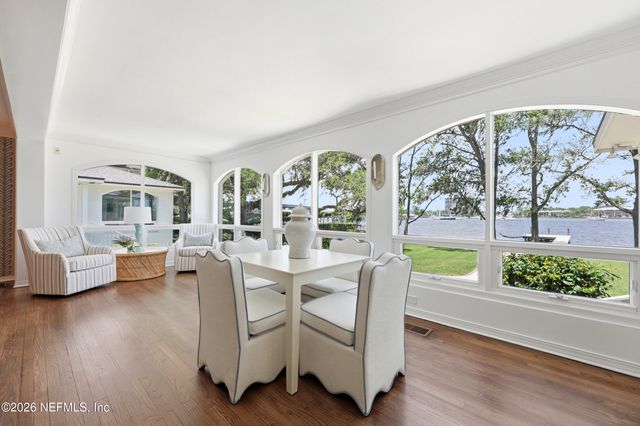 4422 MCGIRTS Boulevard, Jacksonville, FL 32210