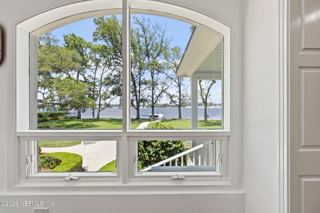 4422 MCGIRTS Boulevard, Jacksonville, FL 32210