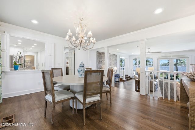 4422 MCGIRTS Boulevard, Jacksonville, FL 32210
