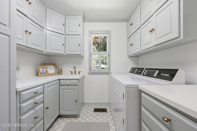 4422 MCGIRTS Boulevard, Jacksonville, FL 32210