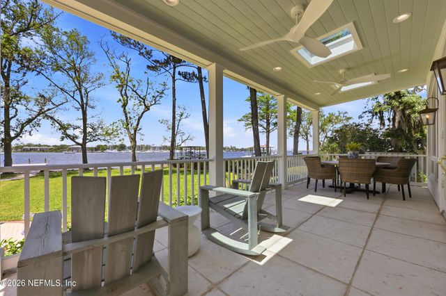 4422 MCGIRTS Boulevard, Jacksonville, FL 32210