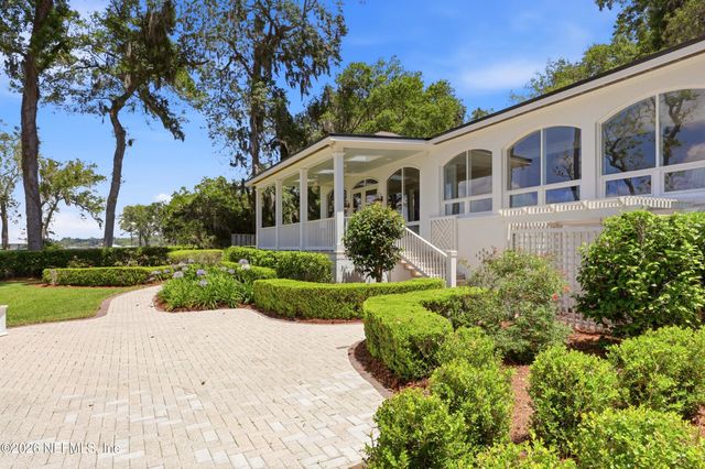 4422 MCGIRTS Boulevard, Jacksonville, FL 32210