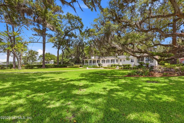 4422 MCGIRTS Boulevard, Jacksonville, FL 32210