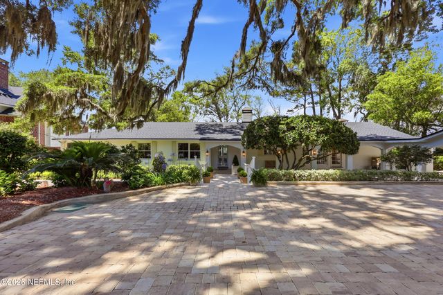 4422 MCGIRTS Boulevard, Jacksonville, FL 32210