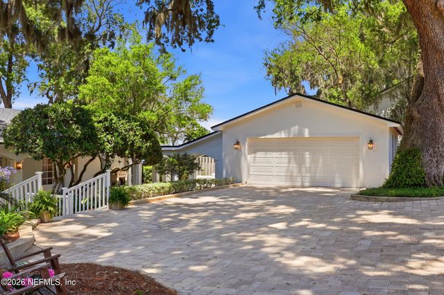 4422 MCGIRTS Boulevard, Jacksonville, FL 32210