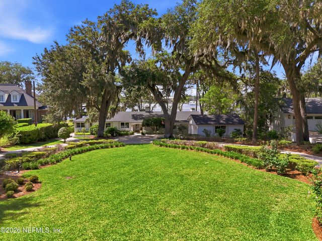 4422 MCGIRTS Boulevard, Jacksonville, FL 32210