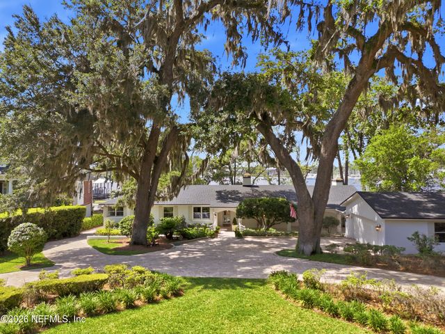 4422 MCGIRTS Boulevard, Jacksonville, FL 32210
