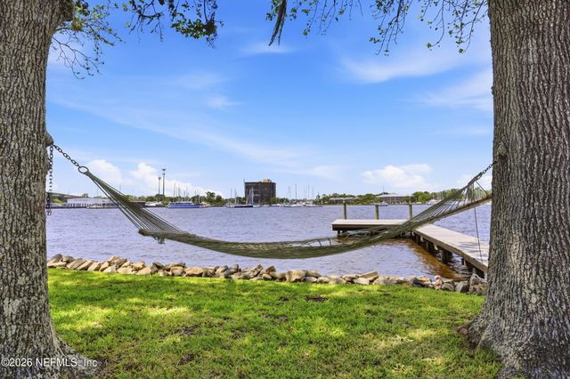 4422 MCGIRTS Boulevard, Jacksonville, FL 32210