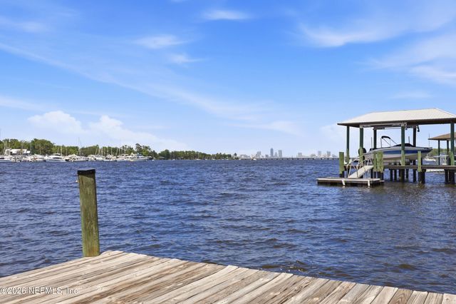 4422 MCGIRTS Boulevard, Jacksonville, FL 32210
