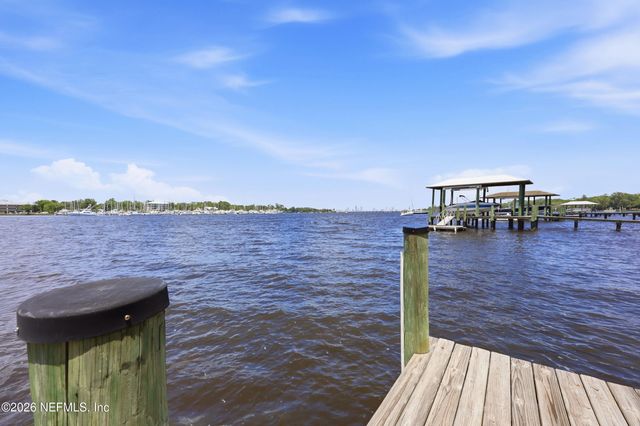 4422 MCGIRTS Boulevard, Jacksonville, FL 32210
