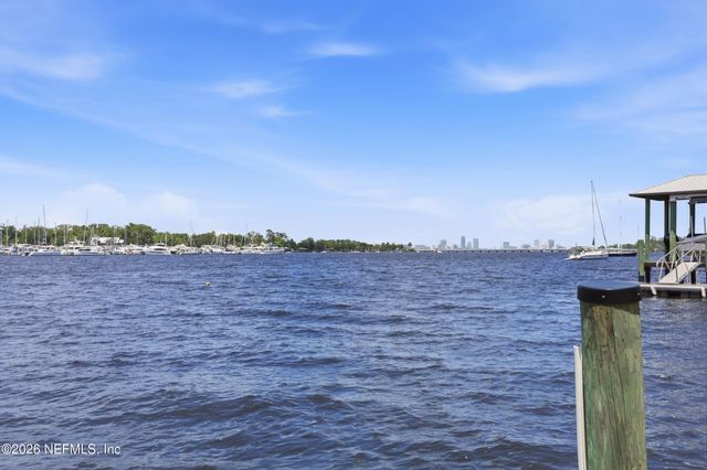 4422 MCGIRTS Boulevard, Jacksonville, FL 32210