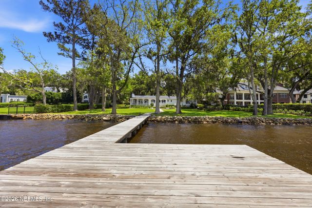 4422 MCGIRTS Boulevard, Jacksonville, FL 32210
