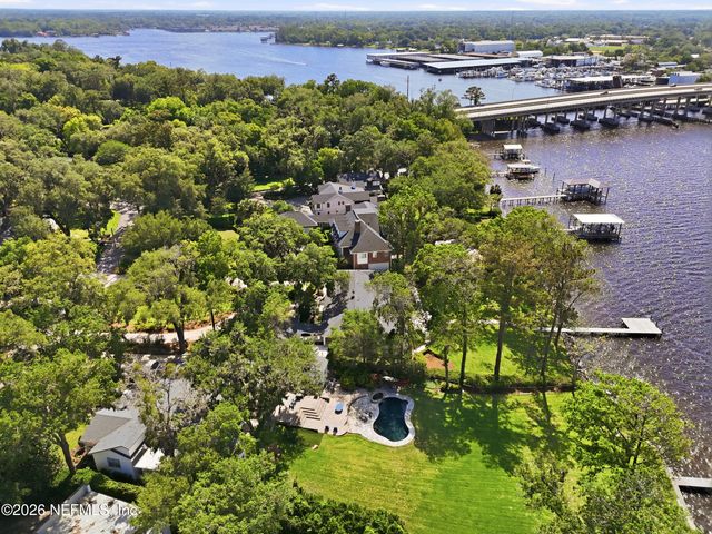 4422 MCGIRTS Boulevard, Jacksonville, FL 32210