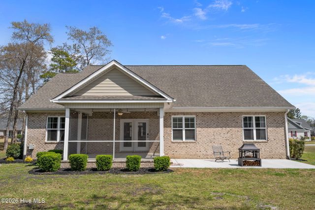 43 Westminster Way, Hampstead, NC 28443