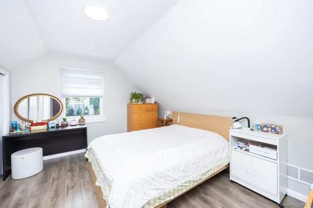 77 Lynton Road, Albertson, NY 11507