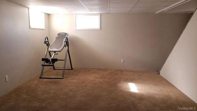 77 Lynton Road, Albertson, NY 11507