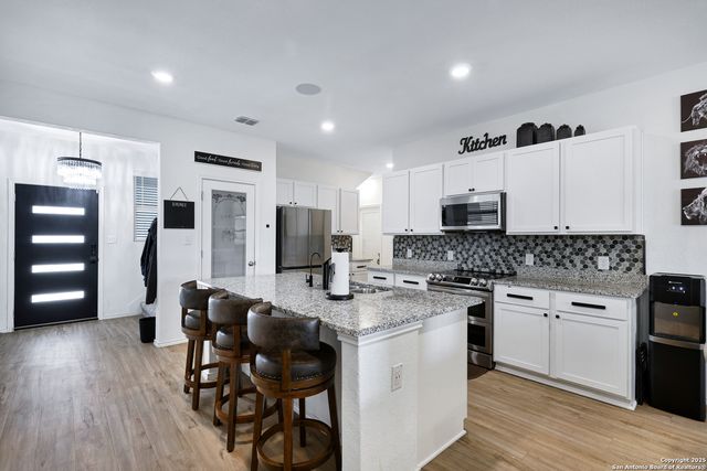 4115 Winchester Cove, Converse, TX 78109