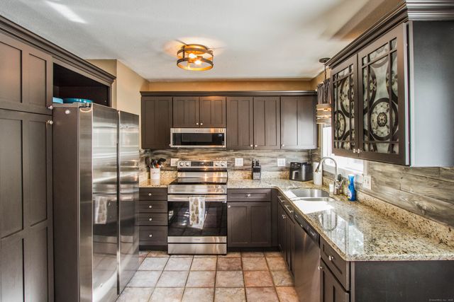 24 David Circle, Putnam, CT 06260