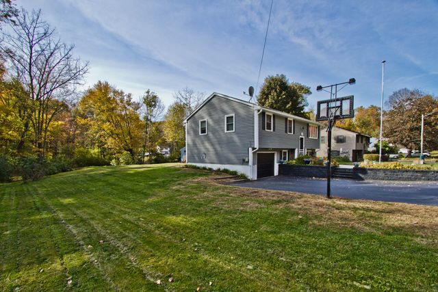 24 David Circle, Putnam, CT 06260