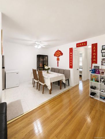 15229 Jewel Avenue A, Flushing, NY 11367
