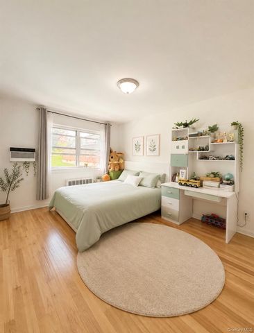 15229 Jewel Avenue A, Flushing, NY 11367