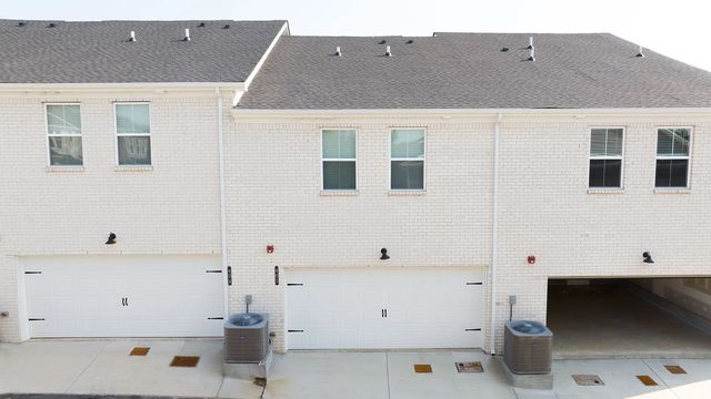 204 Douglas Bend Rd Unit 404, Gallatin, TN 37066