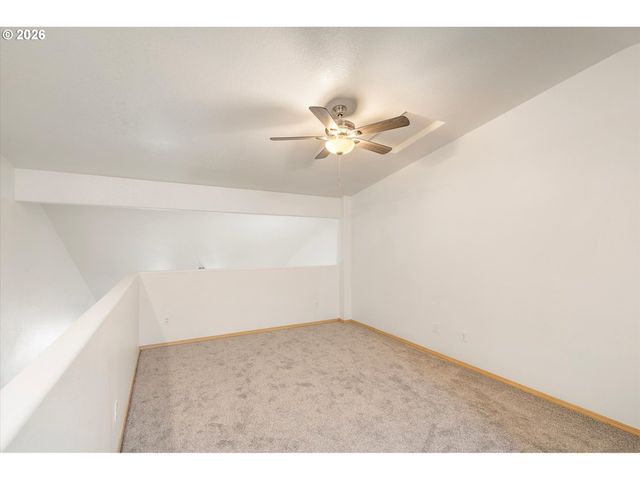 2879 Ne DIVISION St, Gresham, OR 97030