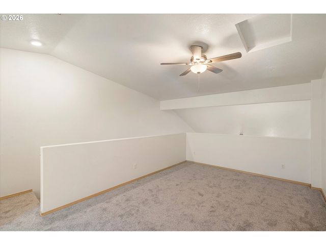 2879 Ne DIVISION St, Gresham, OR 97030