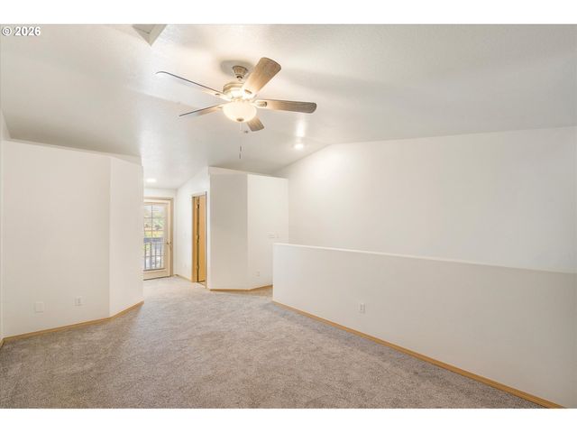 2879 Ne DIVISION St, Gresham, OR 97030