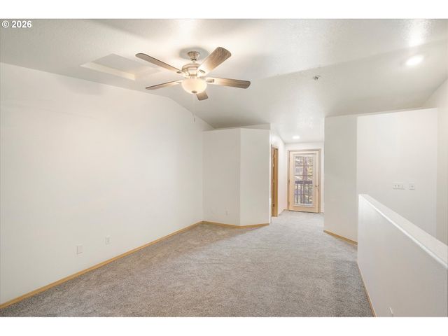 2879 Ne DIVISION St, Gresham, OR 97030