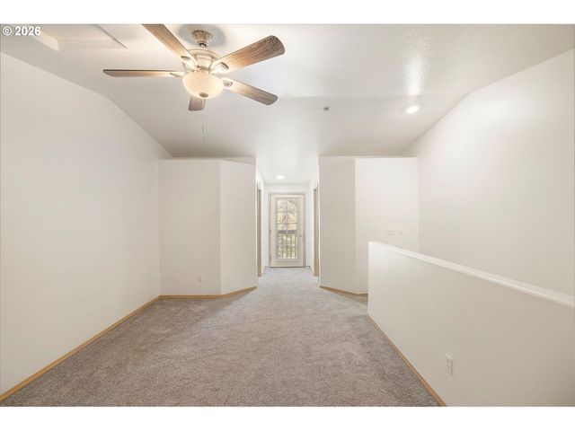 2879 Ne DIVISION St, Gresham, OR 97030