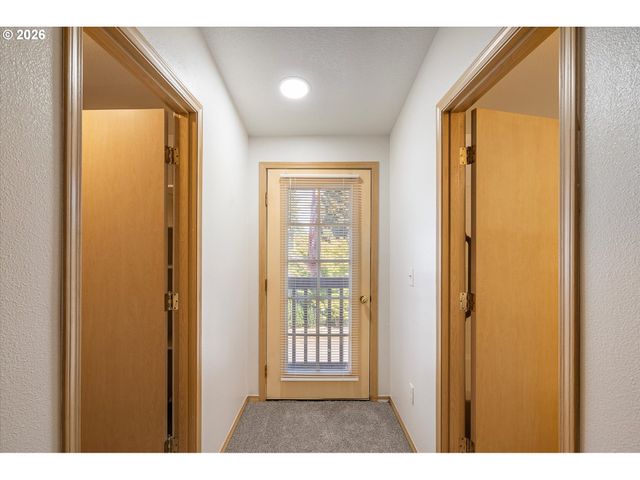 2879 Ne DIVISION St, Gresham, OR 97030