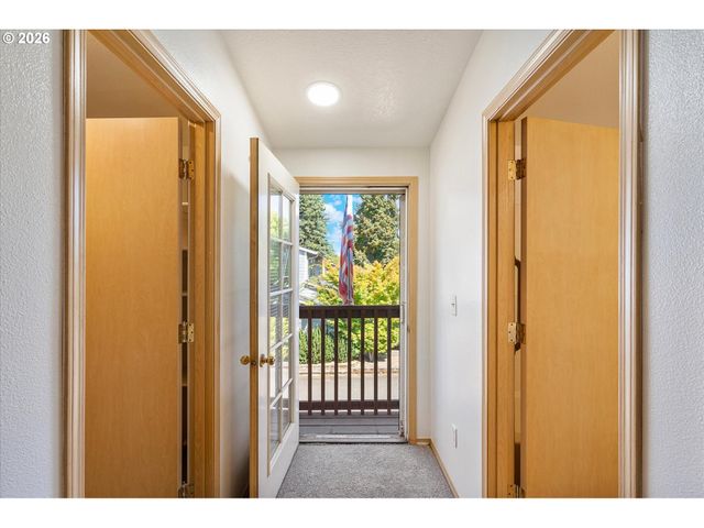 2879 Ne DIVISION St, Gresham, OR 97030