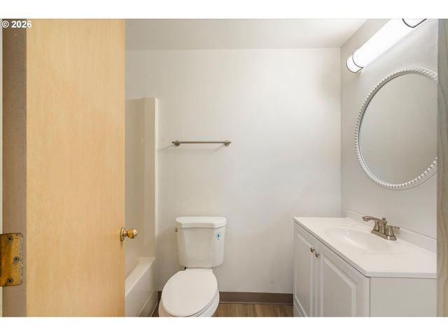 2879 Ne DIVISION St, Gresham, OR 97030