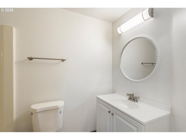 2879 Ne DIVISION St, Gresham, OR 97030