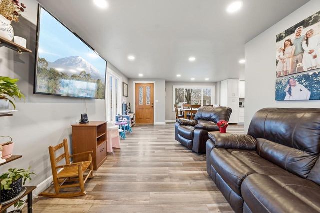 1202 CLEVELAND STREET, Green Bay, WI 54304