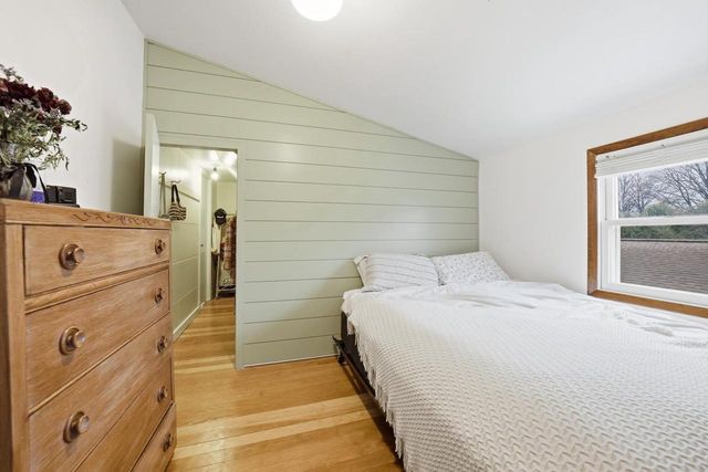 1202 CLEVELAND STREET, Green Bay, WI 54304