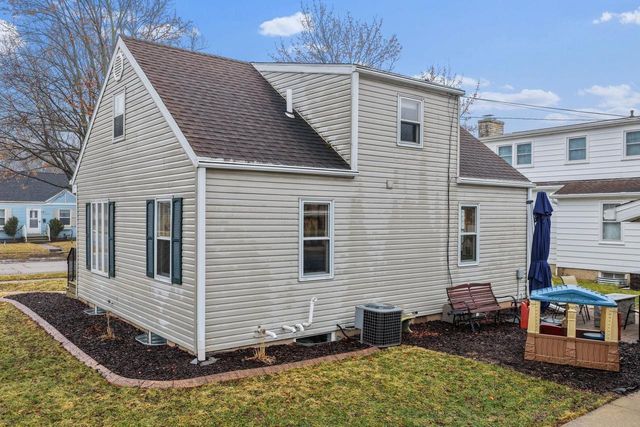 1202 CLEVELAND STREET, Green Bay, WI 54304