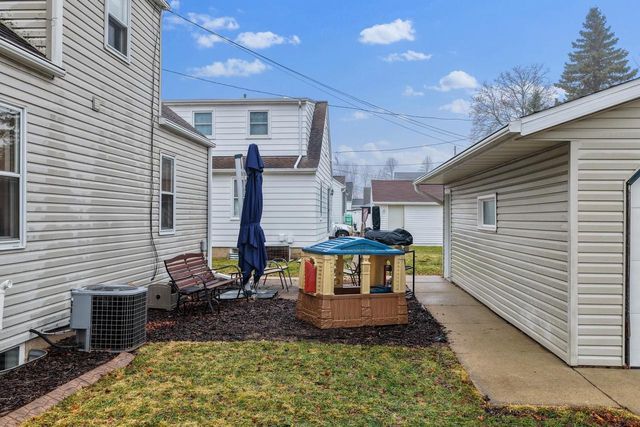 1202 CLEVELAND STREET, Green Bay, WI 54304