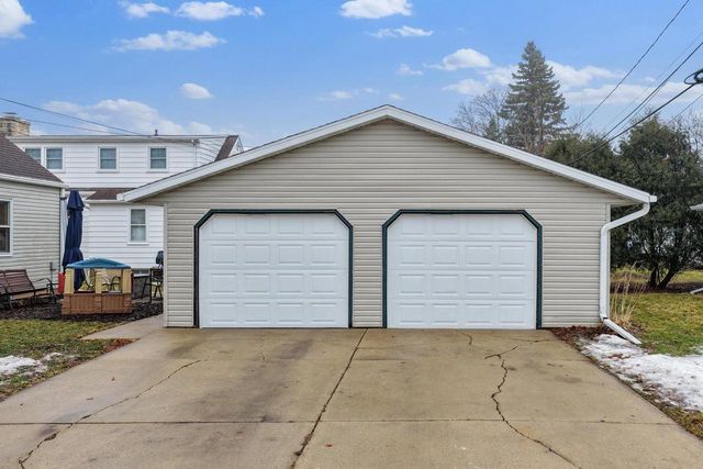 1202 CLEVELAND STREET, Green Bay, WI 54304