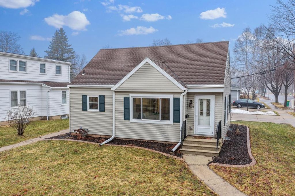 1202 CLEVELAND STREET, Green Bay, WI 54304