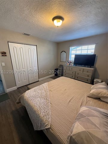 2411 Wiley St, Hollywood, FL 33020