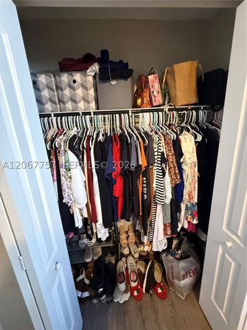 2411 Wiley St, Hollywood, FL 33020