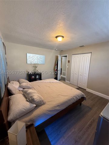 2411 Wiley St, Hollywood, FL 33020