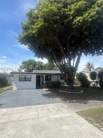 2411 Wiley St, Hollywood, FL 33020