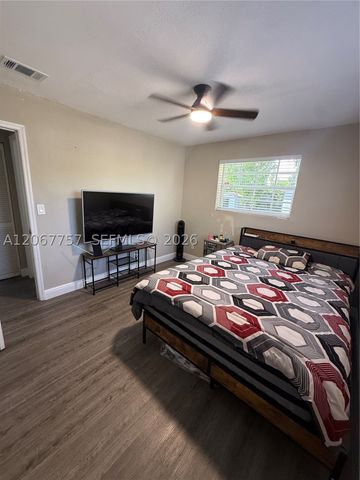 2411 Wiley St, Hollywood, FL 33020