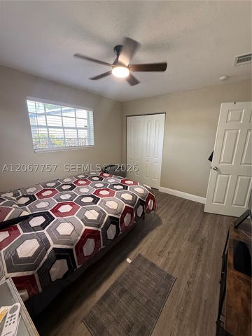 2411 Wiley St, Hollywood, FL 33020