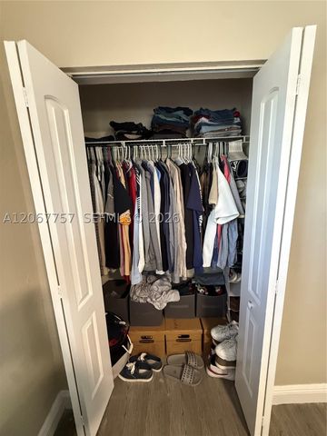 2411 Wiley St, Hollywood, FL 33020