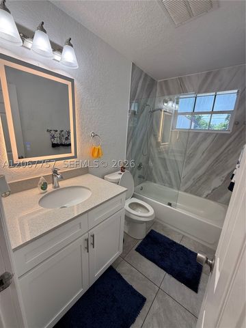 2411 Wiley St, Hollywood, FL 33020