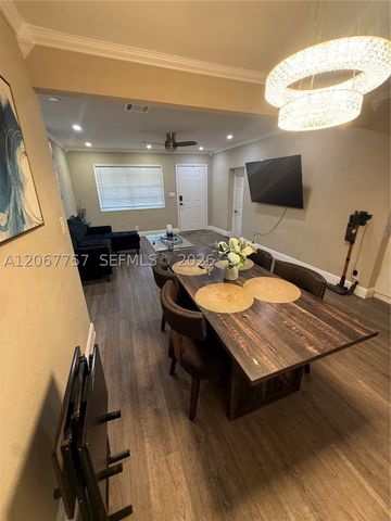 2411 Wiley St, Hollywood, FL 33020